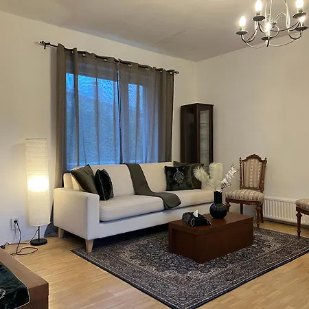 Loma-asunnot Cozy Independent House With Free Parking And 20 Mins To Center *