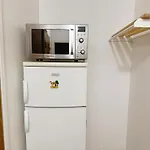 Cozy Independent House With Free Parking And 20 Mins To Center بيت للعطل