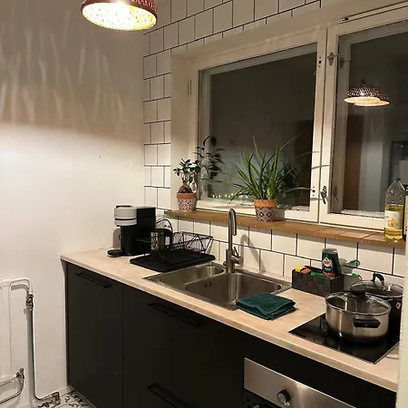 Cozy Independent House With Free Parking And 20 Mins To Center Сasa de vacaciones Helsinki