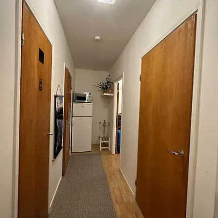 Cozy Independent House With Free Parking And 20 Mins To Center *