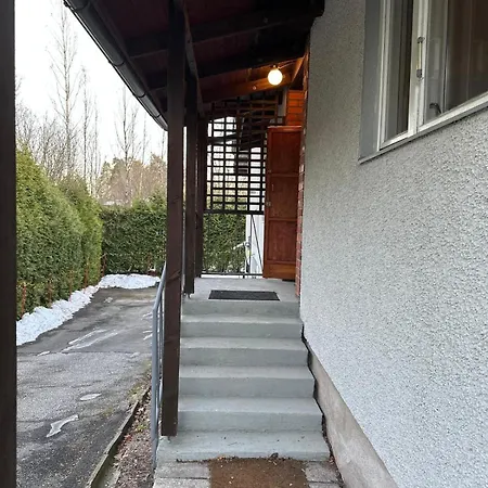 度假居 Cozy Independent House With Free Parking And 20 Mins To Center 赫尔辛基