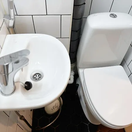 Cozy Independent House With Free Parking And 20 Mins To Center *