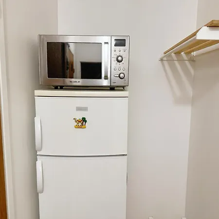 Cozy Independent House With Free Parking And 20 Mins To Center Сasa de vacaciones