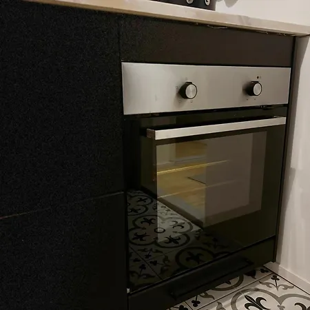 Cozy Independent House With Free Parking And 20 Mins To Center Сasa de vacaciones