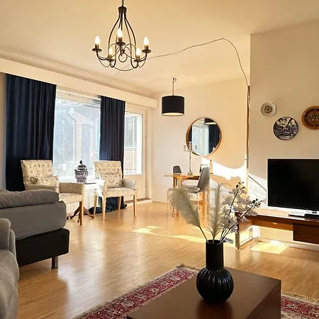 Cozy Independent House With Free Parking And 20 Mins To Center 度假居 *