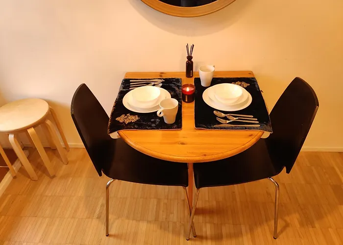 Cozy Independent House With Free Parking And 20 Mins To Center