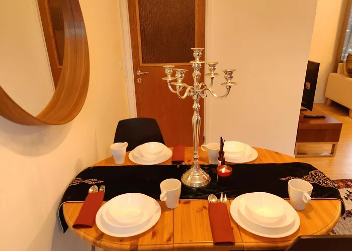 Cozy Independent House With Free Parking And 20 Mins To Center 赫尔辛基