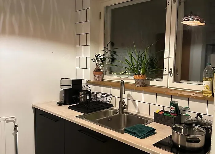 Cozy Independent House With Free Parking And 20 Mins To Center 度假居 赫尔辛基