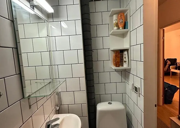 Cozy Independent House With Free Parking And 20 Mins To Center