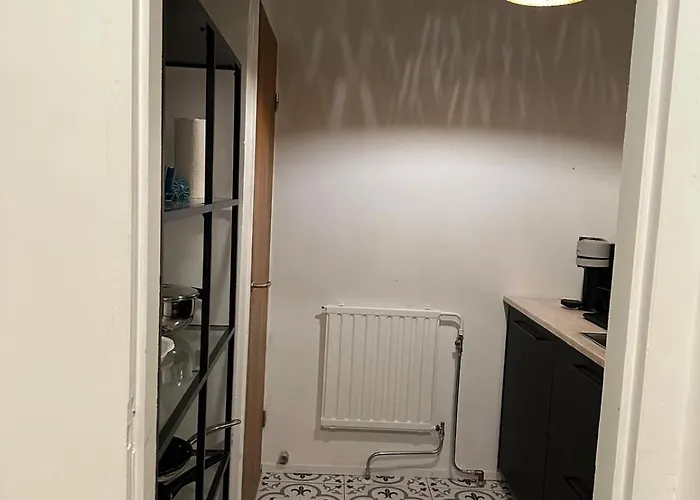 Cozy Independent House With Free Parking And 20 Mins To Center