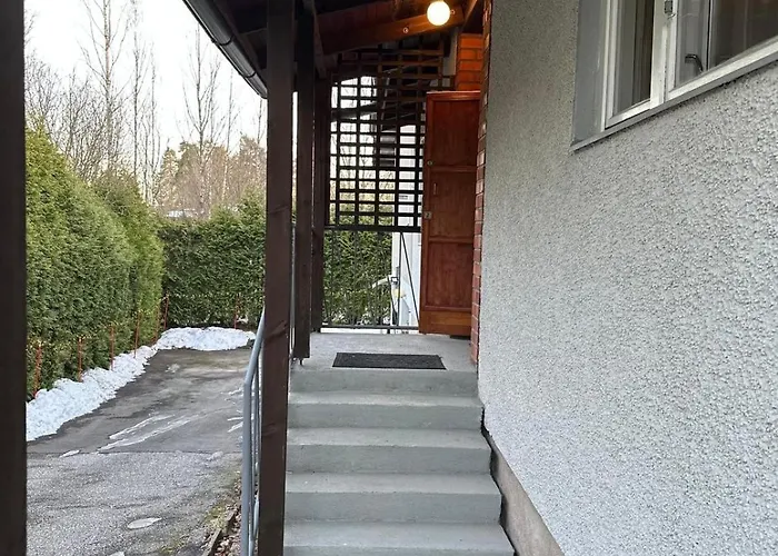 度假居 Cozy Independent House With Free Parking And 20 Mins To Center 赫尔辛基