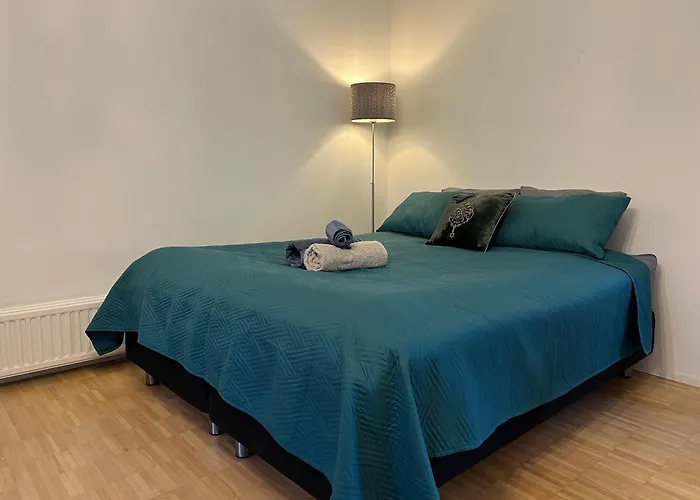 Cozy Independent House With Free Parking And 20 Mins To Center