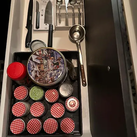 Дом отдыха Cozy Independent House With Free Parking And 20 Mins To Center