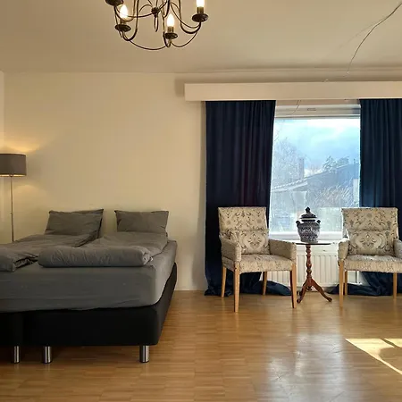 Дом отдыха Cozy Independent House With Free Parking And 20 Mins To Center