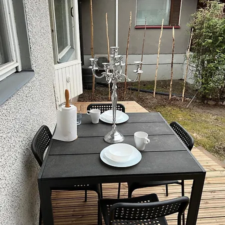 Дом отдыха Cozy Independent House With Free Parking And 20 Mins To Center Хельсинки